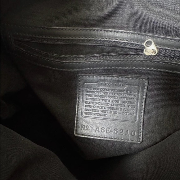 COACH NEO ZIP HOBO, No. 6210 - Picture 8 of 9